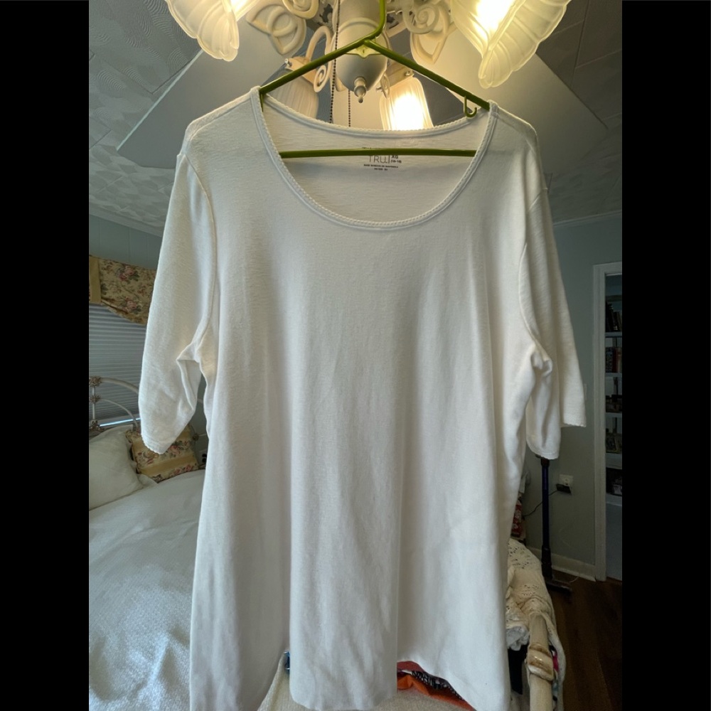 White Quarter-Sleeve Top